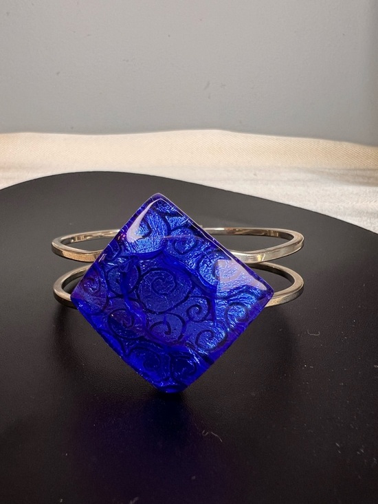 Murano Jewelry - MURANO Cobalt Blue Square Glass Bracelet Top Closure Clamper Silver Tone